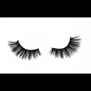 Fluffy strip lashes